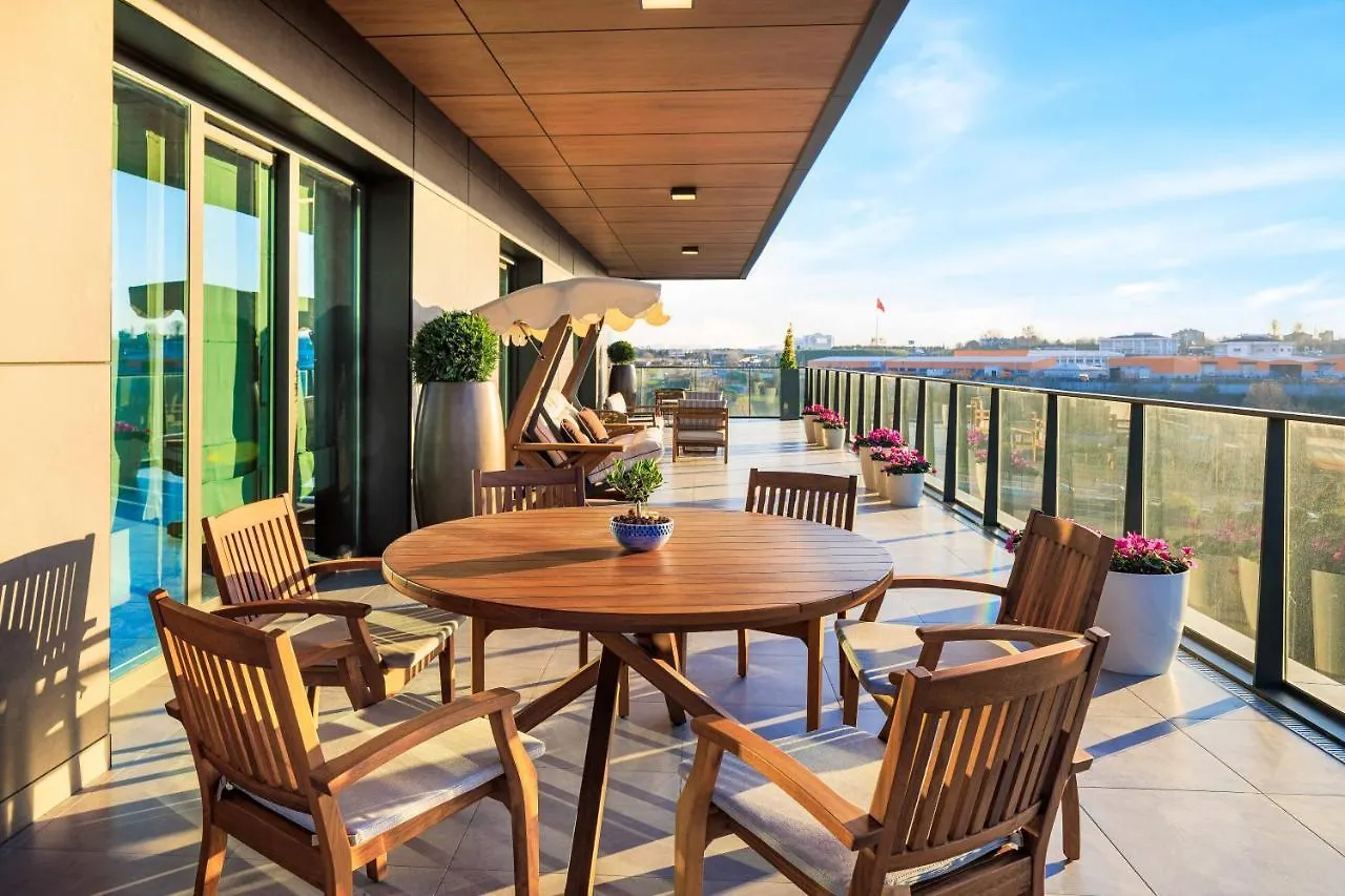 Movenpick Living Istanbul Camlivadi Otel 5*,